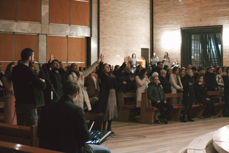 Tko su karizmatici; Božja pobjeda; Petar Buljan