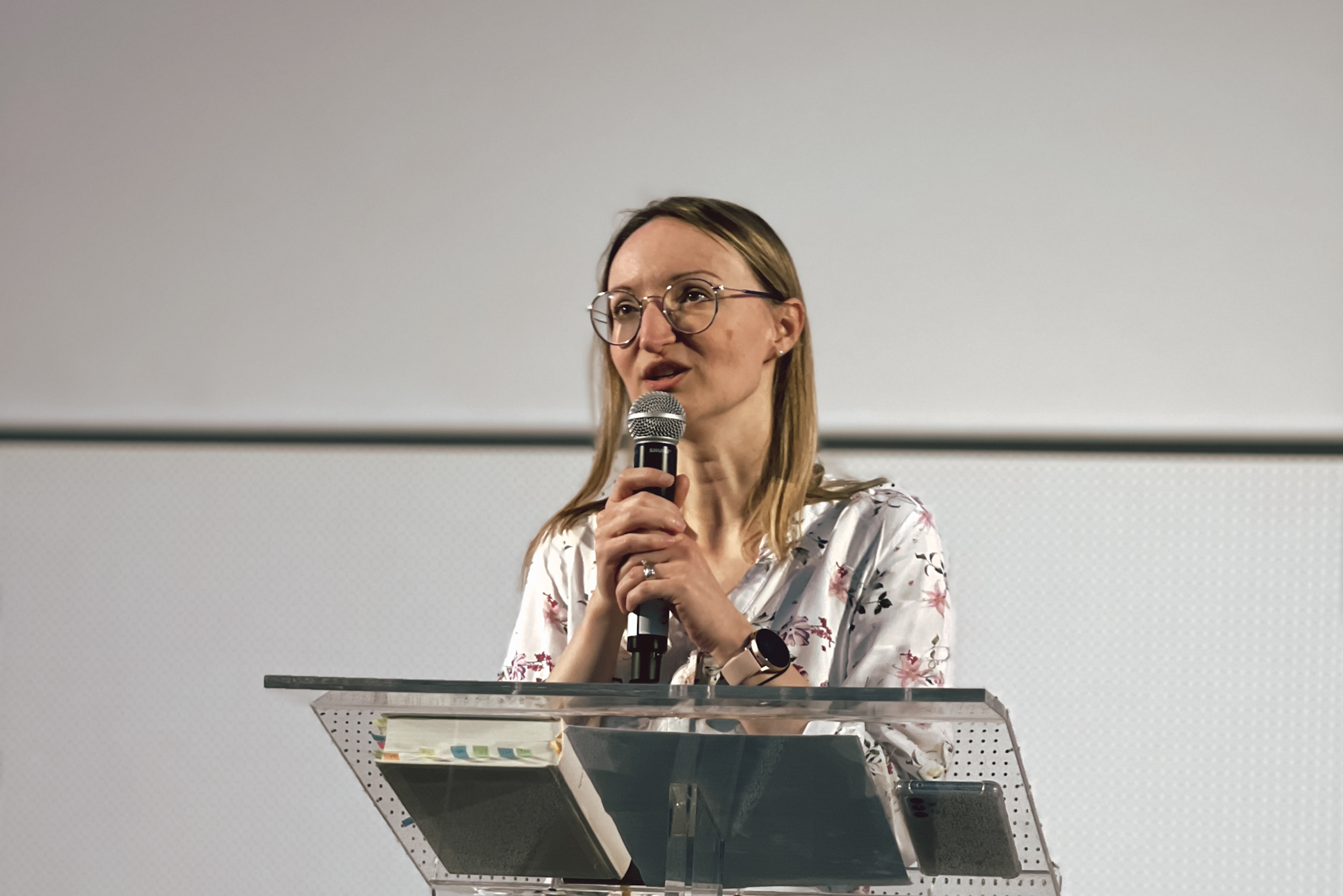 slaviti Boga u teškim trenutcima; teškoćama; magnificat; slavljenje.