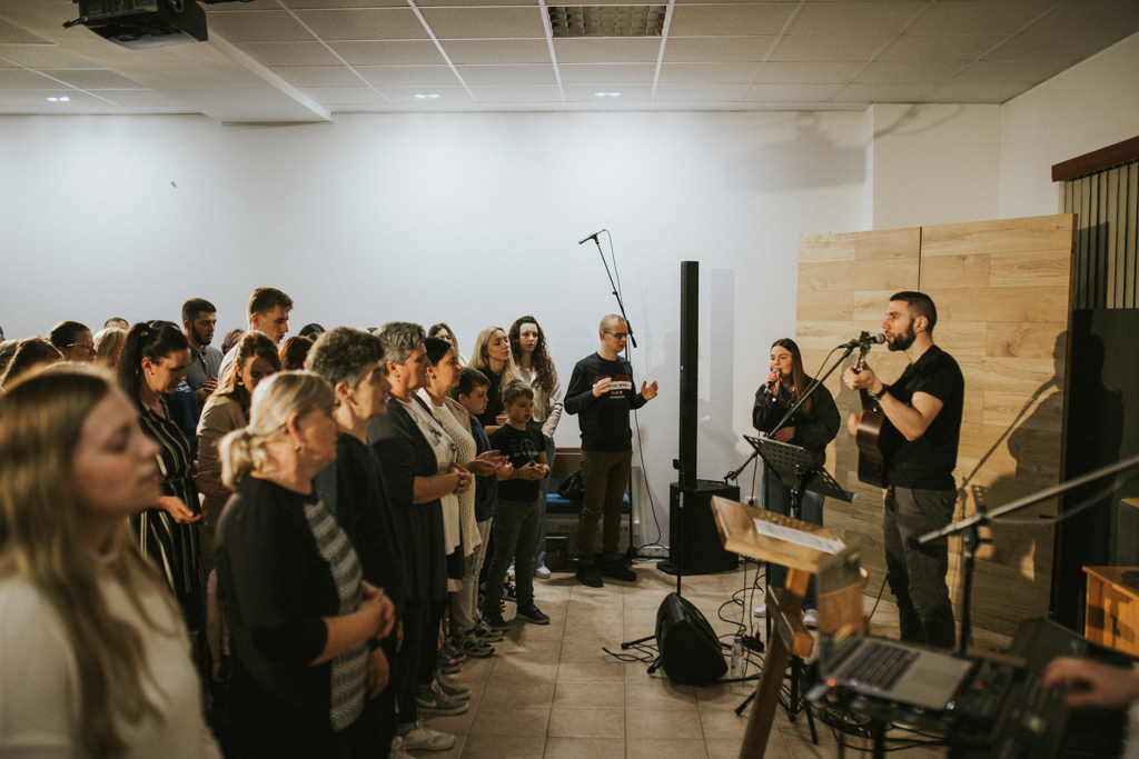 petar buljan, slavljenje u vjeri, slavonski brod, dom molitve