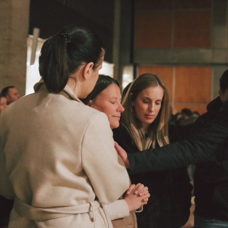 Molitva za ozdravljenje; Božja pobjeda; karizmatici