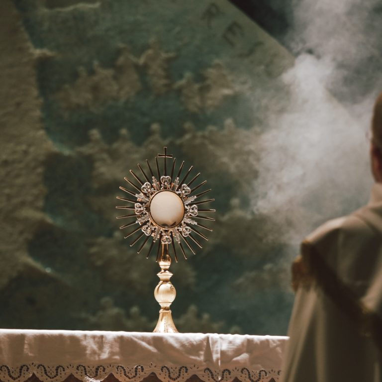 Klanjanje: On će obratiti srce otaca k sinovima, a srce sinova k ocima