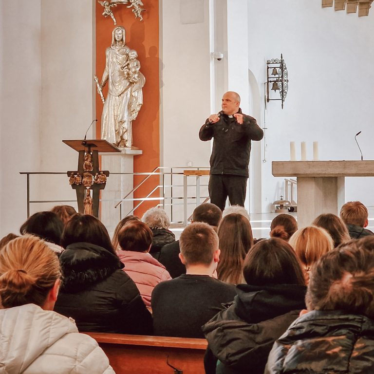 Duhovna obnova za mlade u Nurnbergu; Božja pobjeda; don Damir Stojić; Dijaspora