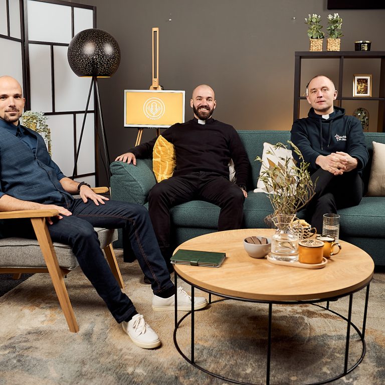 #8 BP podcast: Kako svećenici žive, mole i provode slobodno vrijeme